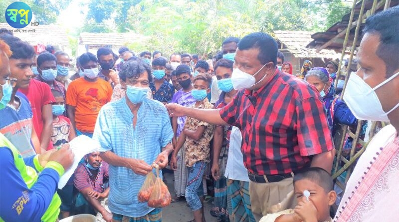 তালায় স্বেচ্ছাসেবী সংগঠন ভালোবাসা মঞ্চ এর পক্ষ থেকে কুরবানির মাংস বিতরন। ভালোবাসার আলো ঘরে ঘরে জ্বালো এই স্লোগানকে সামনে রেখে সাতক্ষীরা জেলা ভালোবাসর মঞ্চের আয়োজন শা হ য়িরিল্লার উদ্যোগে