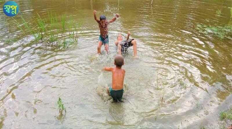 ফুলবাড়ীতে তাপদাহ আর লোডশেডিংয়ে