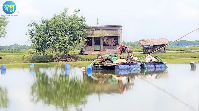 কালিগঞ্জে সরকারি খাল থেকে